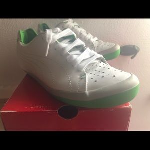 White and green pumas